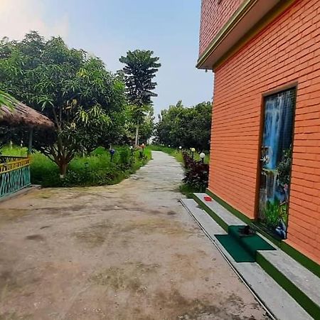 Tharu Mango Garden Resort Baijnāthpurwa Zewnętrze zdjęcie